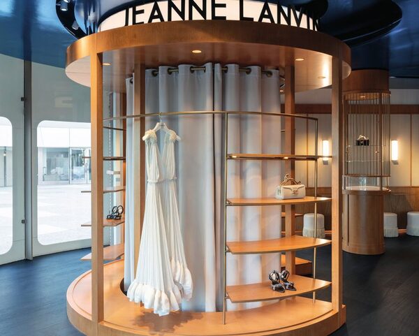 A gown in a curved display in Jeanne Lanvin, Cannes
